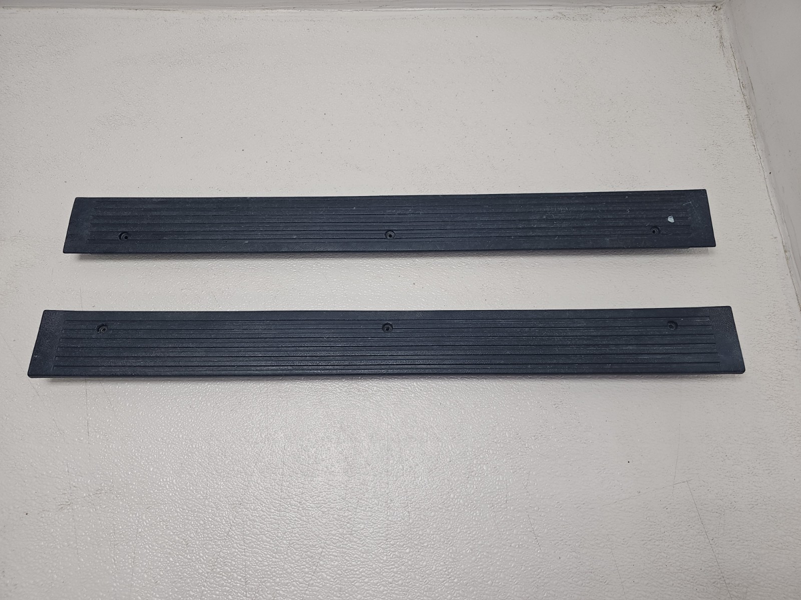 *PAIR* 1988-1998 Chevrolet GMC C/K BLUE Front Sill Scuff Plate SET OEM