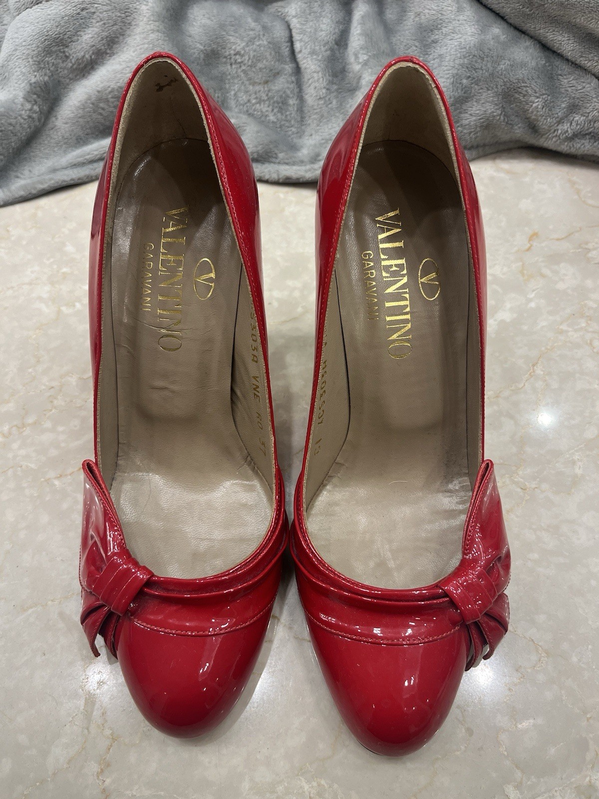 Valentino Garavani Red Patent Leather Pump Side Front Bow Size 37 Approx 4” Heel