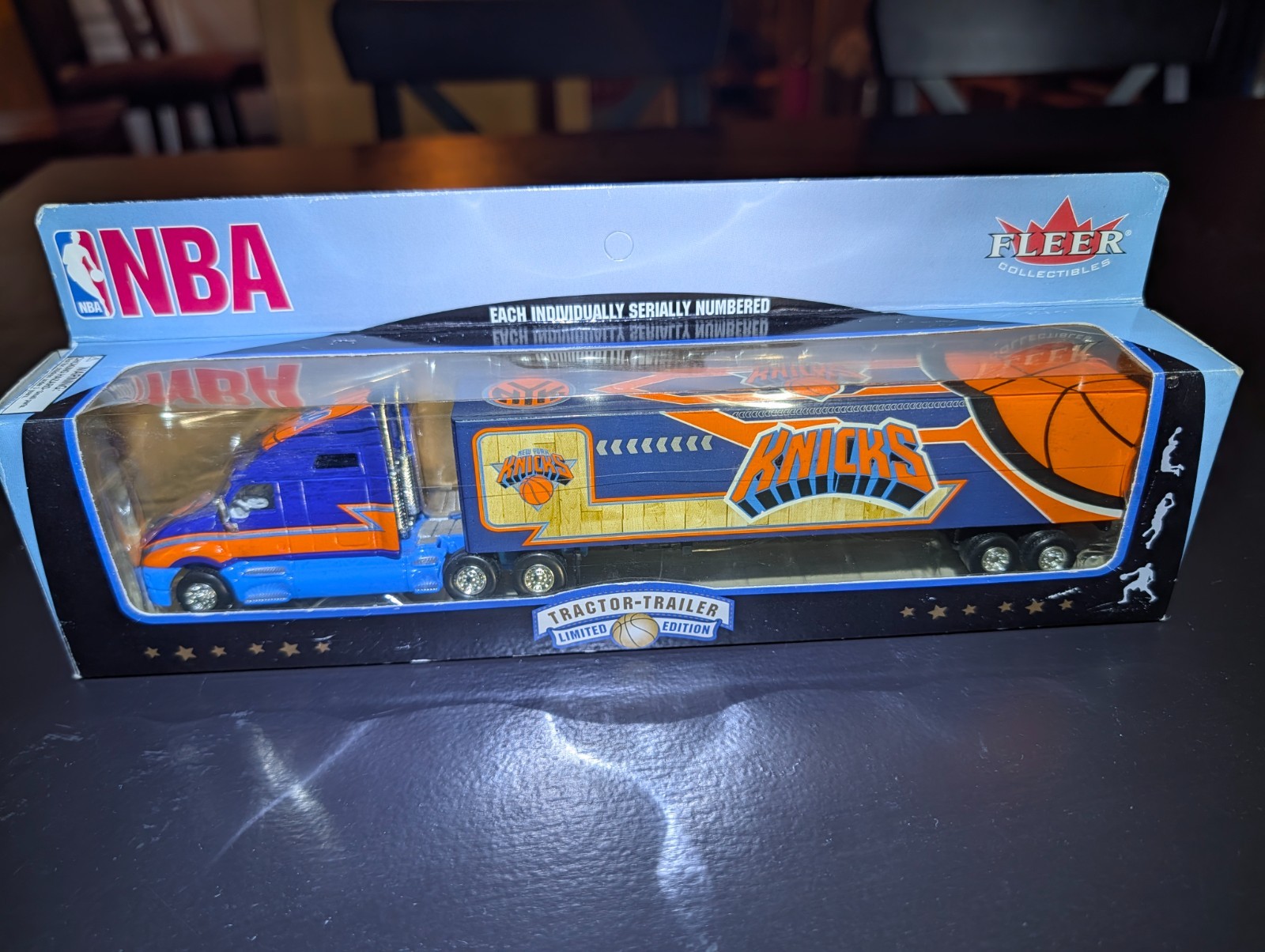 Rare 2003 Fleer Collectibles New York Knicks Kenworth KW Tractor Trailer NIB NBA