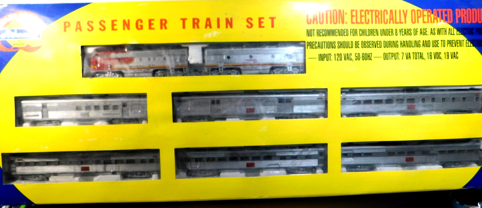 Athearn HO Scale Diesel #39 & Car Passenger Train Set SP Santa Fe Daylight 78988 Athearn HO Scale Diesel #39 & Car Passenger Train Set SP Santa Fe Daylight 78988
