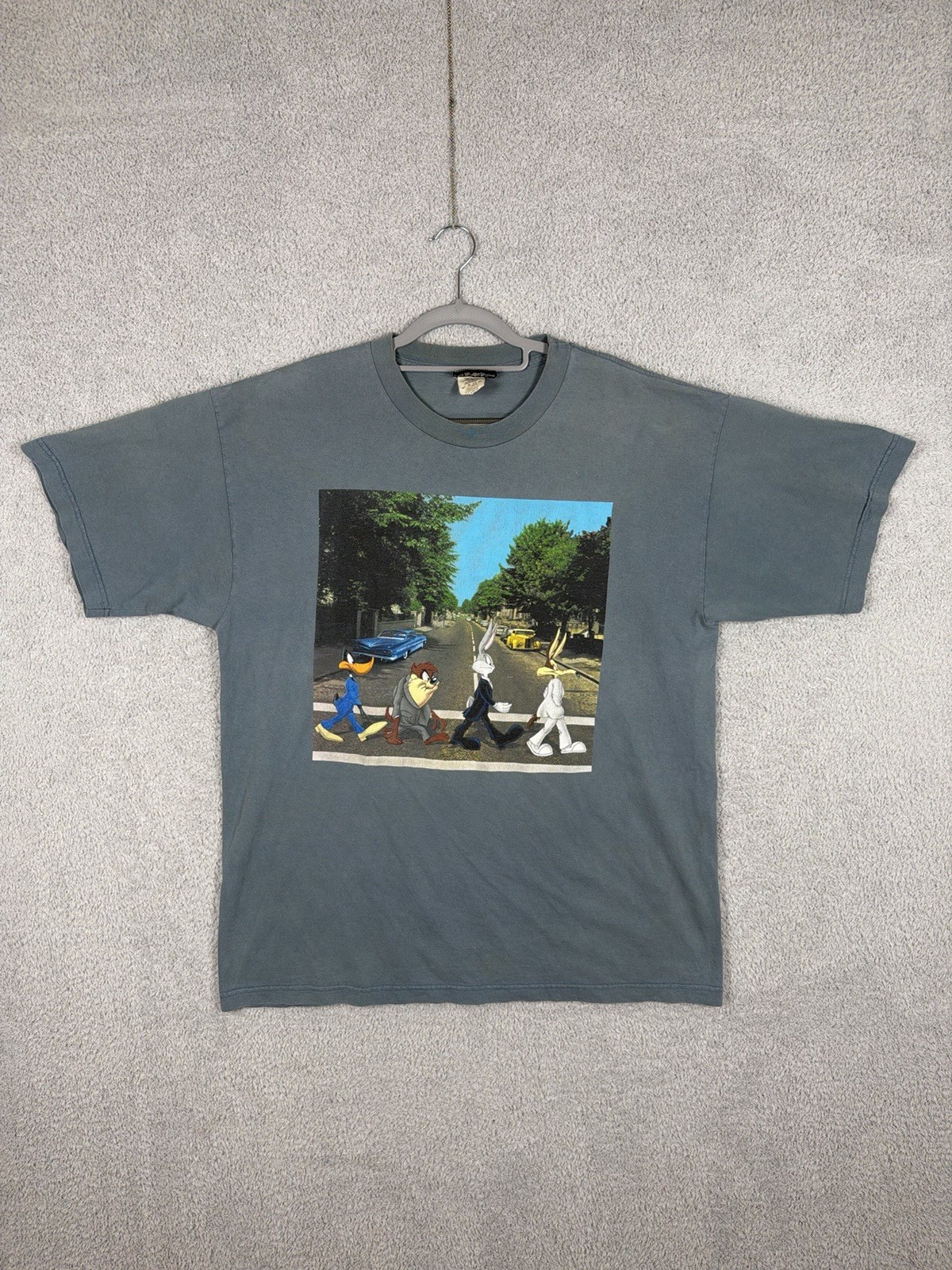 Vintage 1997 Looney Tunes Beatles Abbey Road USA Made Graphic Tee Shirt Men\'s XL Vintage 1997 Looney Tunes Beatles Abbey Road USA Made Graphic Tee Shirt Men\'s XL