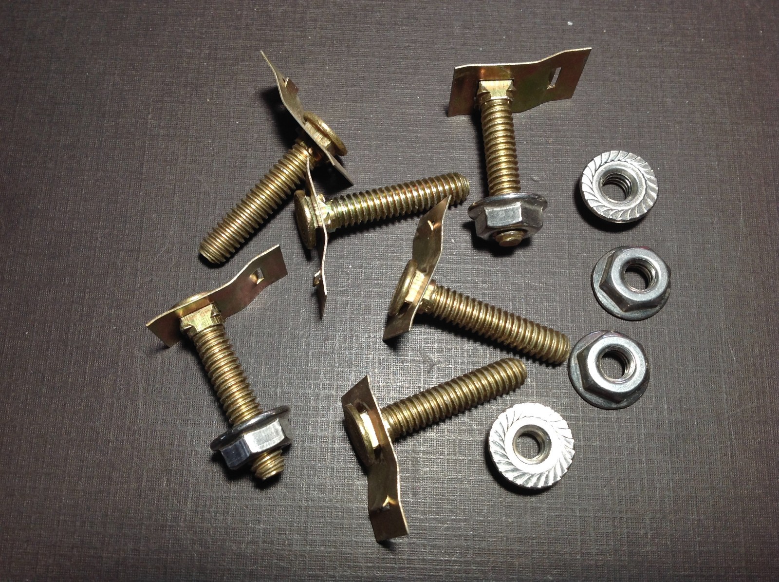 6 pcs 1964-1973 Ford Mustang rear valance moulding clips nuts NORS