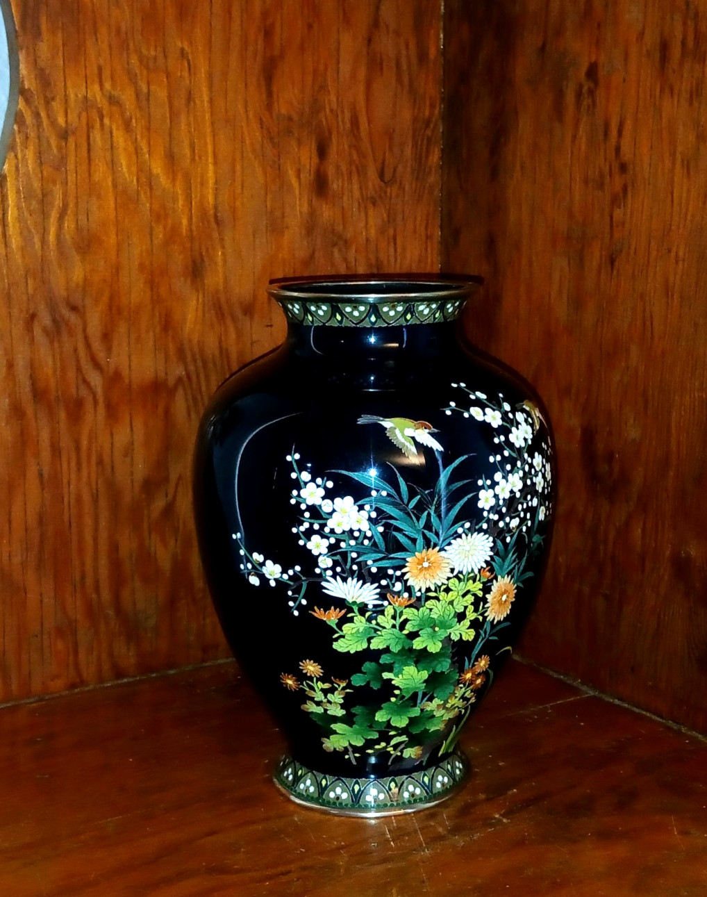 Rare Japanese Antique Meiji Period Silver Wire Cloisonne Vase - 1868-1912 BIRDS Rare Japanese Antique Meiji Period Silver Wire Cloisonne Vase - 1868-1912 BIRDS