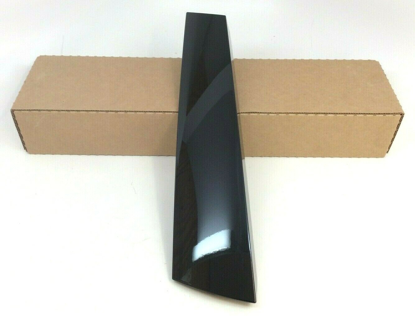 OEM New 2017-2022 GMC Acadia Rear Driver Side Black Upper D Pillar Molding