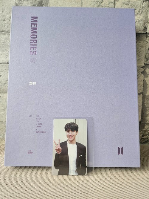 BTS  memories of 2018 Album DVD set, with J-Hope Photocard,  