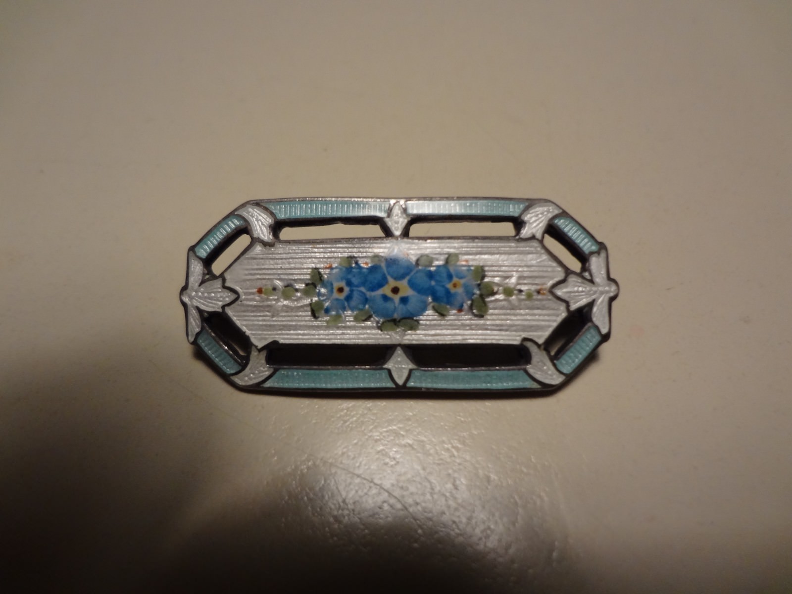 #75 VINTAGE H STERLING SILVER ENAMEL PIN-VERY NICE #75 VINTAGE H STERLING SILVER ENAMEL PIN-VERY NICE