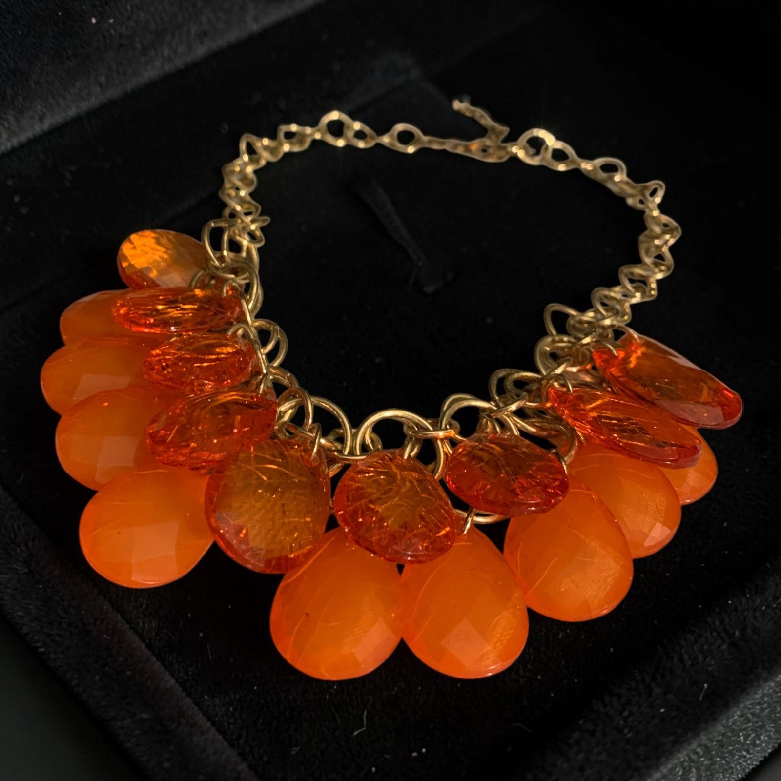✨ Vintage Orange Faceted Lucite Teardrop Bib Statement Necklace ✨
