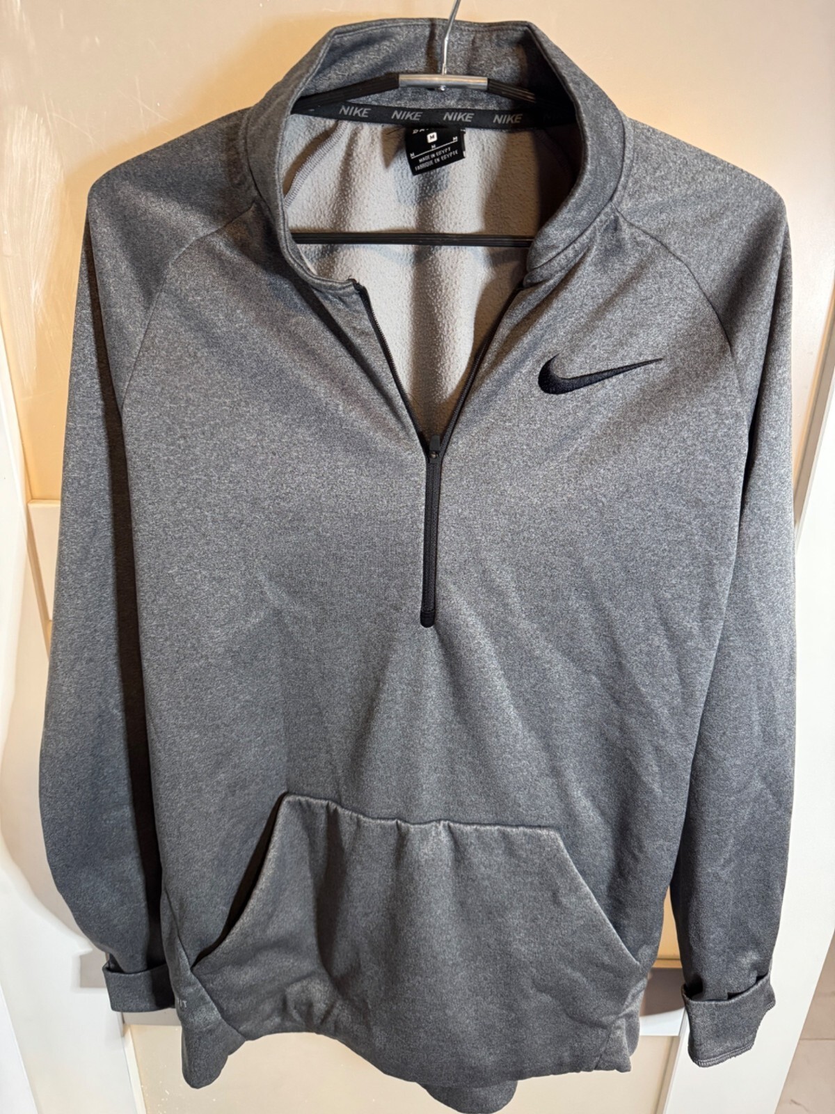 Nike Dri-Fit Mens M Gray Quarter-Zip Pullover With Kangaroo Pocket & Fleece12-31