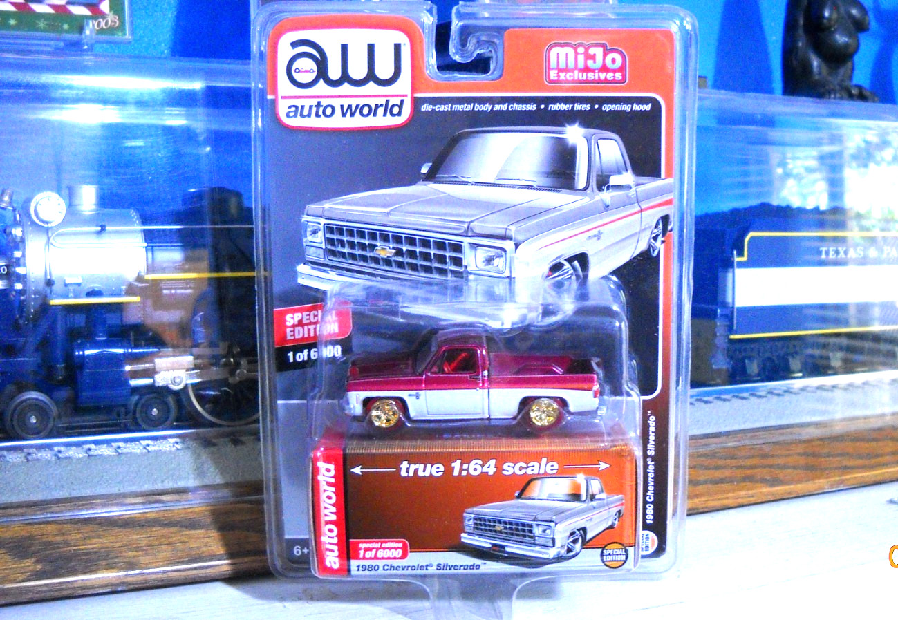 Auto World 1:64 Ultra Red Chase Lowered 1980 Chevrolet Silverado Mijo Exclusives Auto World 1:64 Ultra Red Chase Lowered 1980 Chevrolet Silverado Mijo Exclusives