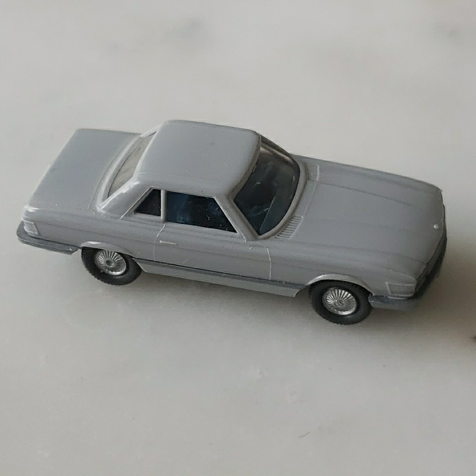 WIKING Mercedes Benz 350 SL 1:87 Scale WIKING Mercedes Benz 350 SL 1:87 Scale