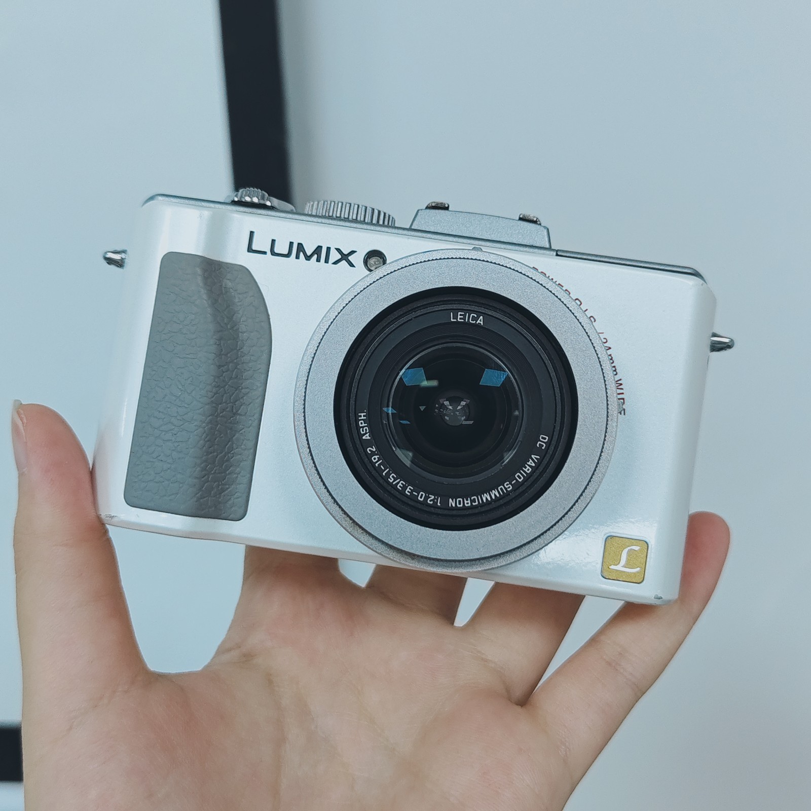 Panasonic LUMIX DMC-LX5 Digital Camera 10.1MP 3.8X Optical Zoom English White