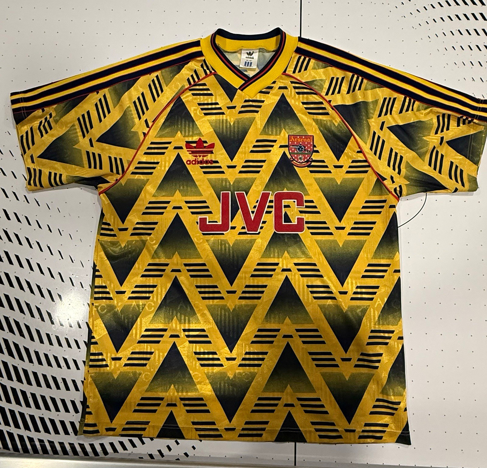 Authentic Vintage Arsenal 1991/93 Bruised Banana Jersey  40