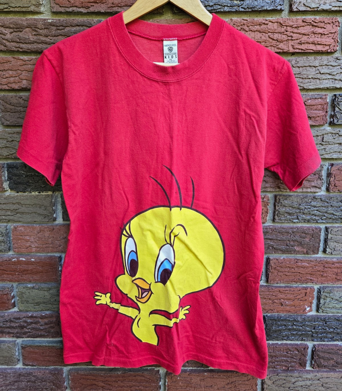 Vintage 1997 Tweety Looney Tunes T-Shirt Youth XL Vintage 1997 Tweety Looney Tunes T-Shirt Youth XL