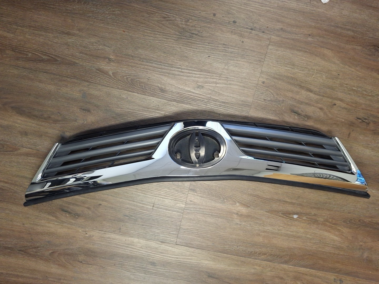 2012-2014 Toyota Camry Upper Grille