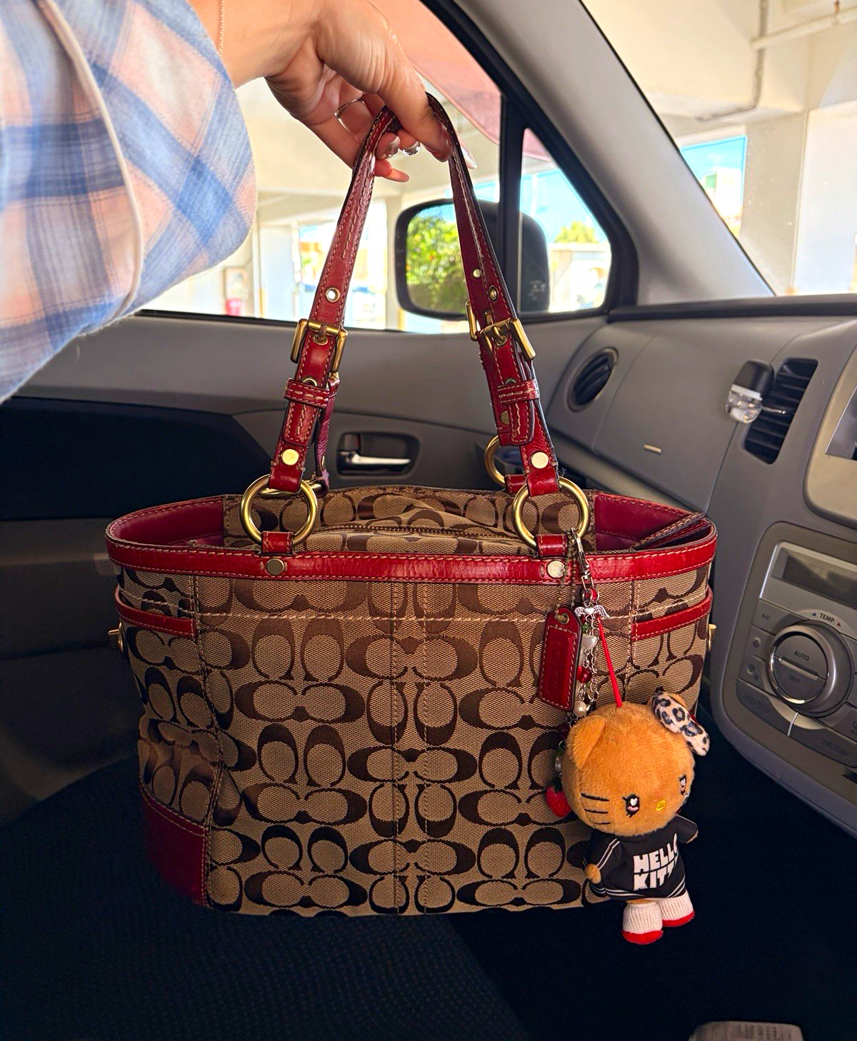 Coach Y2K 2007 Signature Gallery Tote Bag Red Leather 🍒💋💌 Coach Y2K 2007 Signature Gallery Tote Bag Red Leather 🍒💋💌