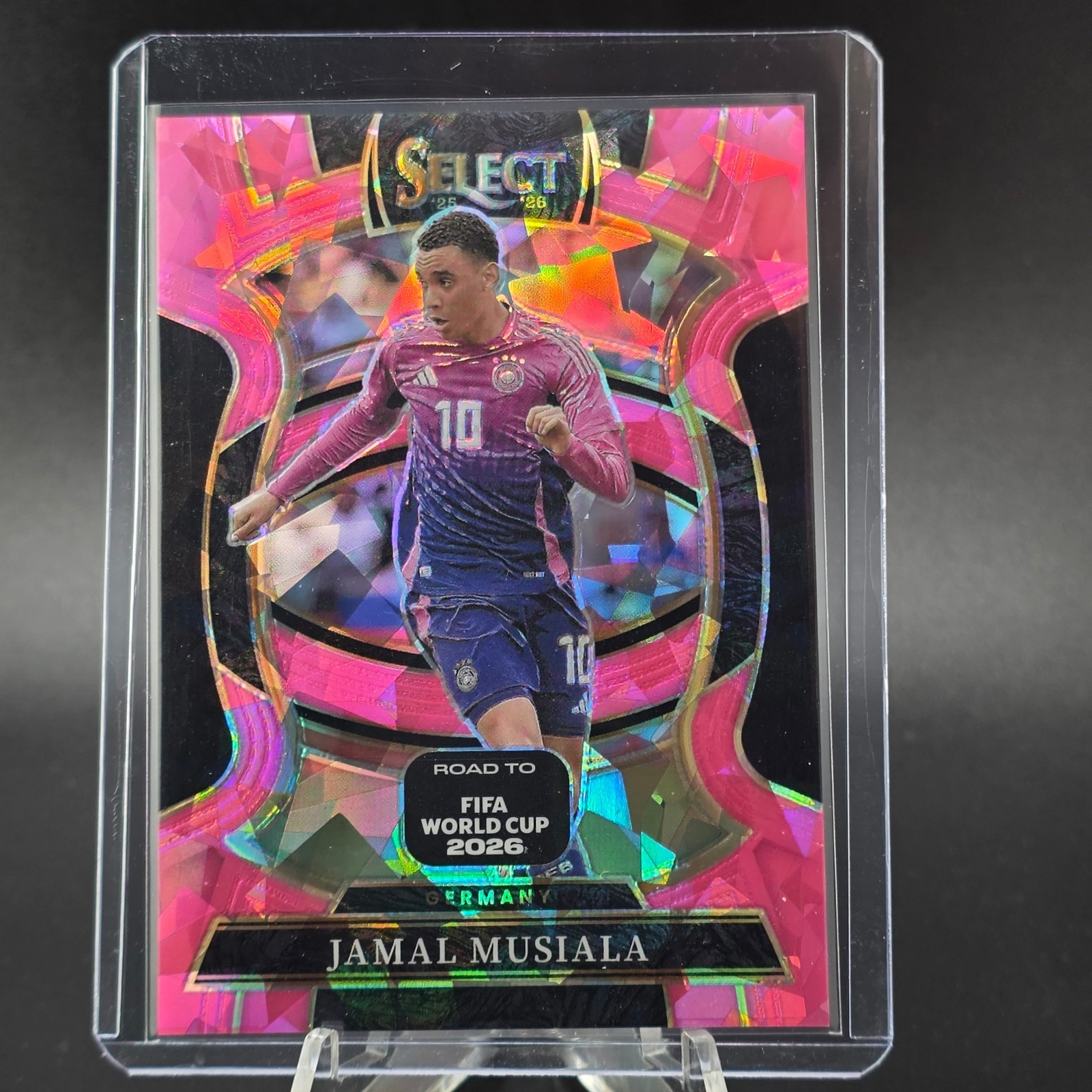 2025-26 Panini Select Road to FIFA World Cup #1 Jamal Musiala Pink Ice 2025-26 Panini Select Road to FIFA World Cup #1 Jamal Musiala Pink Ice