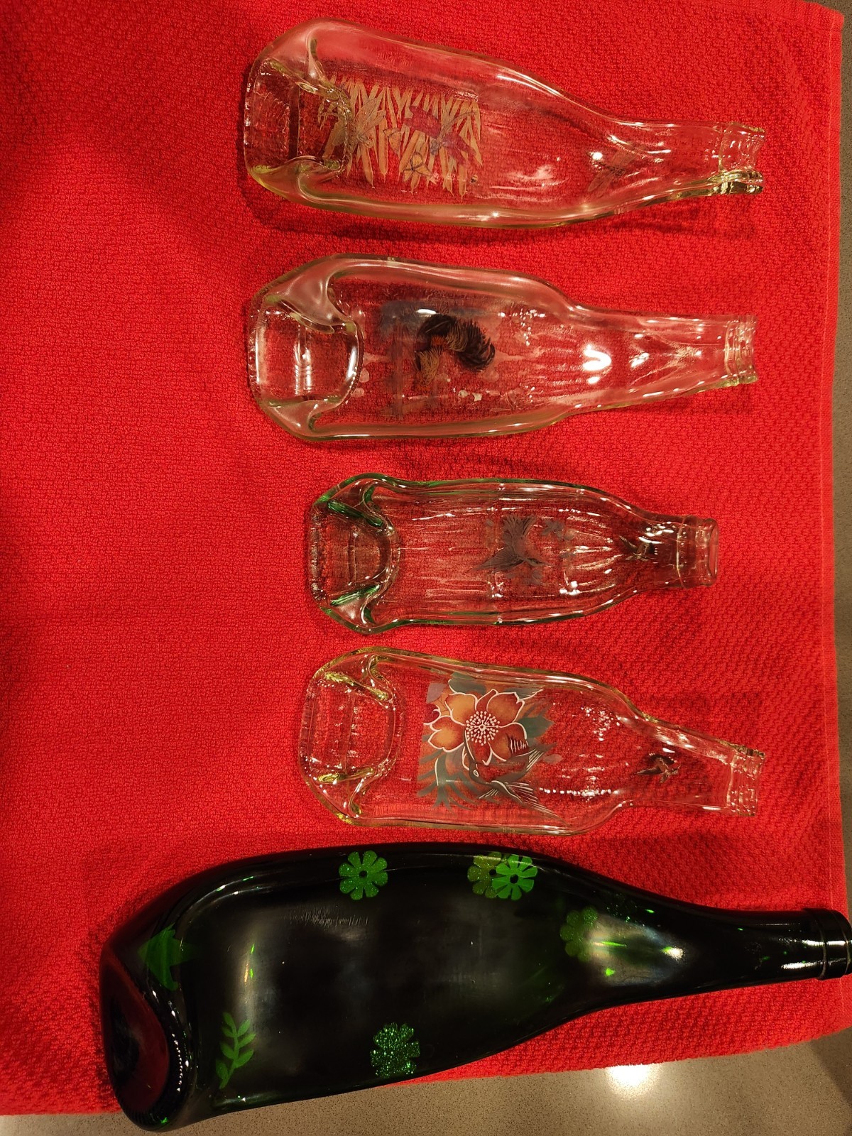 Vintage Slumped Art Glass / Wine Bottle Kitchen Spoon Rest w/  Vegetables On It