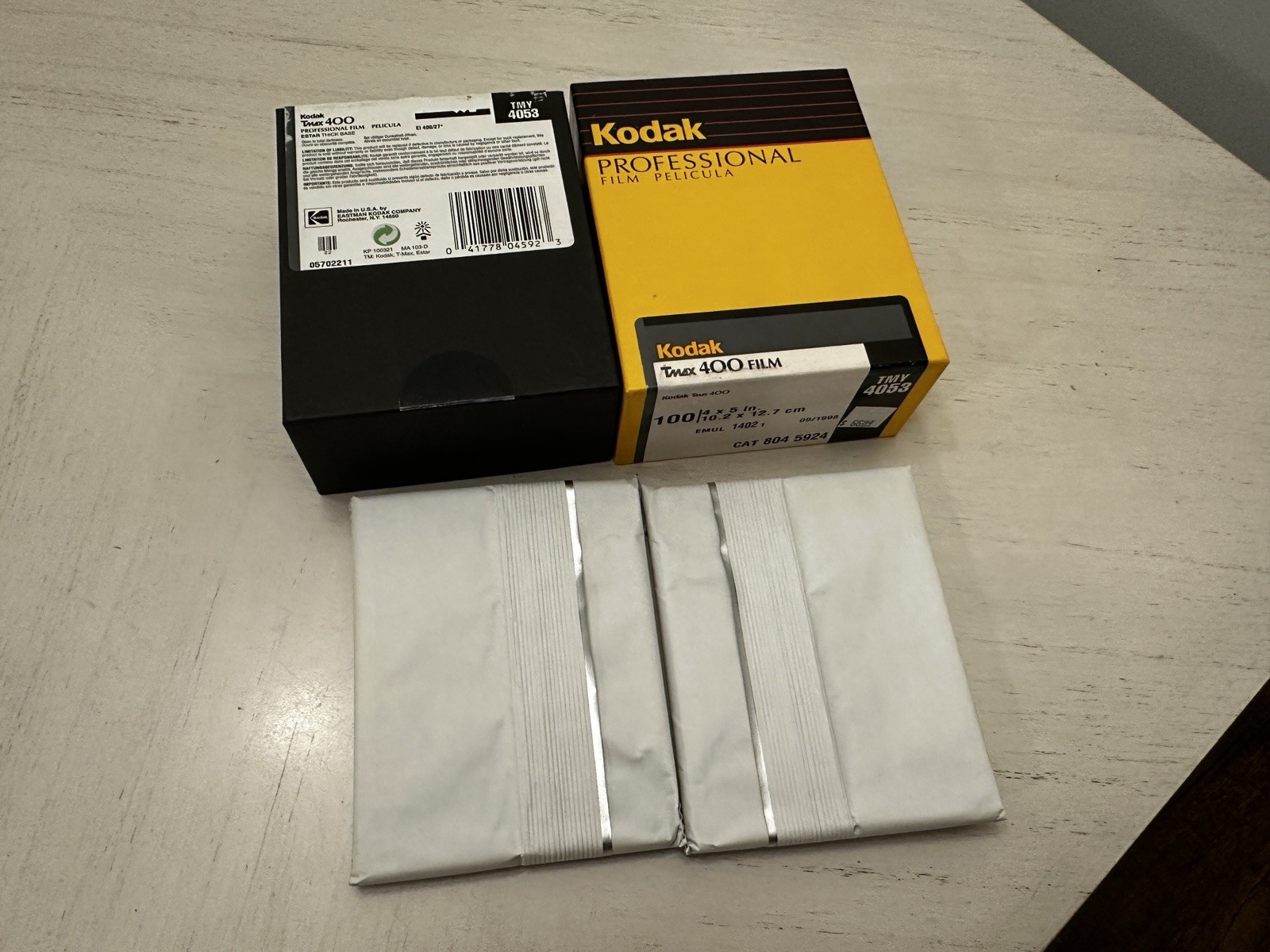 Vintage Kodak T-Max 400 TMY 4053 4x5 B&W Sheet Film Exp 1997 Open Box Vintage Kodak T-Max 400 TMY 4053 4x5 B&W Sheet Film Exp 1997 Open Box