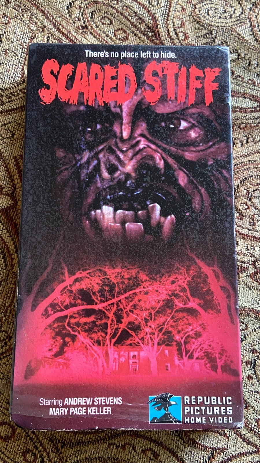 REPUBLIC PICTURES Scared Stiff VHS 1986 Horror Andrew Stevens Mary Page Keller