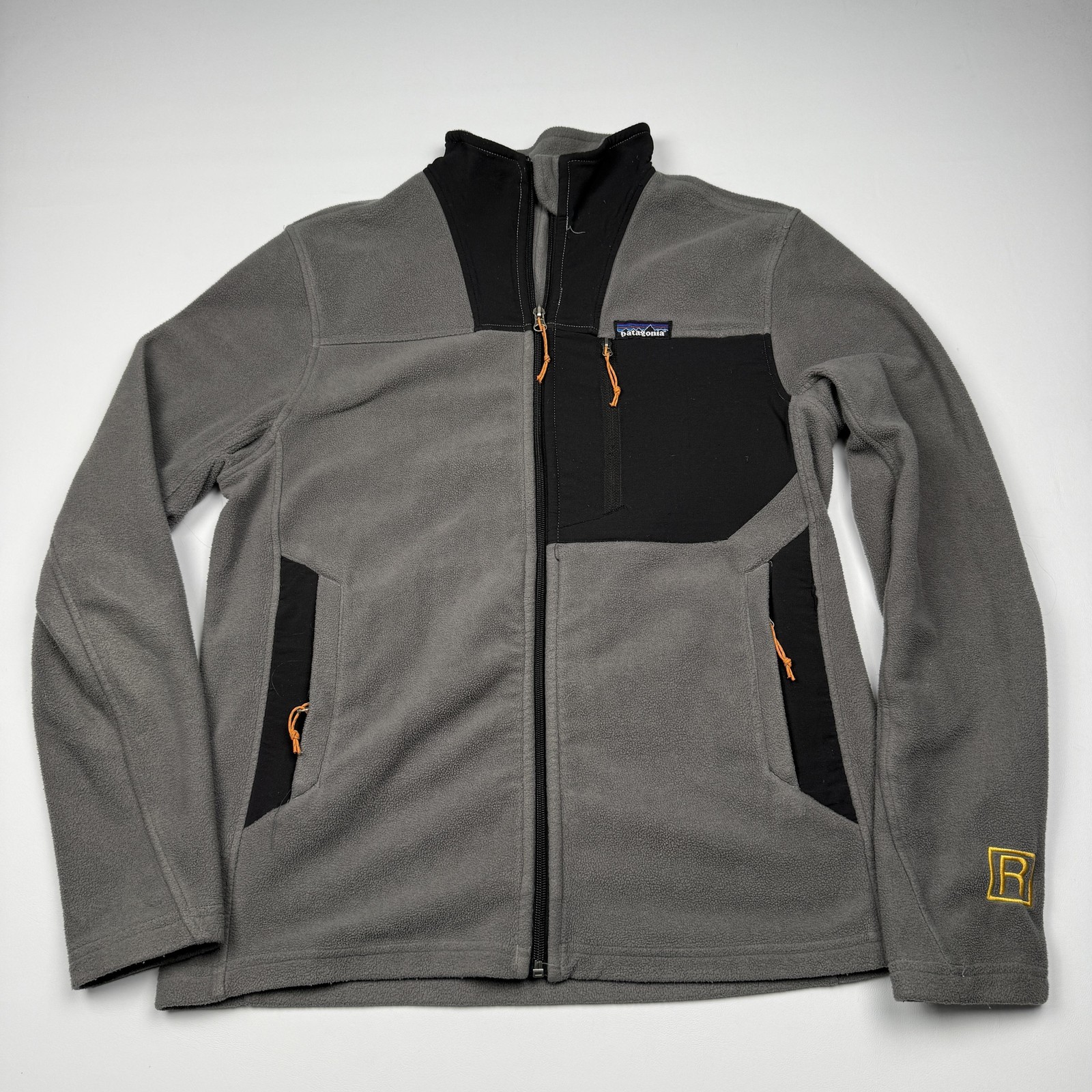 Patagonia R3 Regulator Jacket Mens Medium Gray Fleece Full Zip Hiking