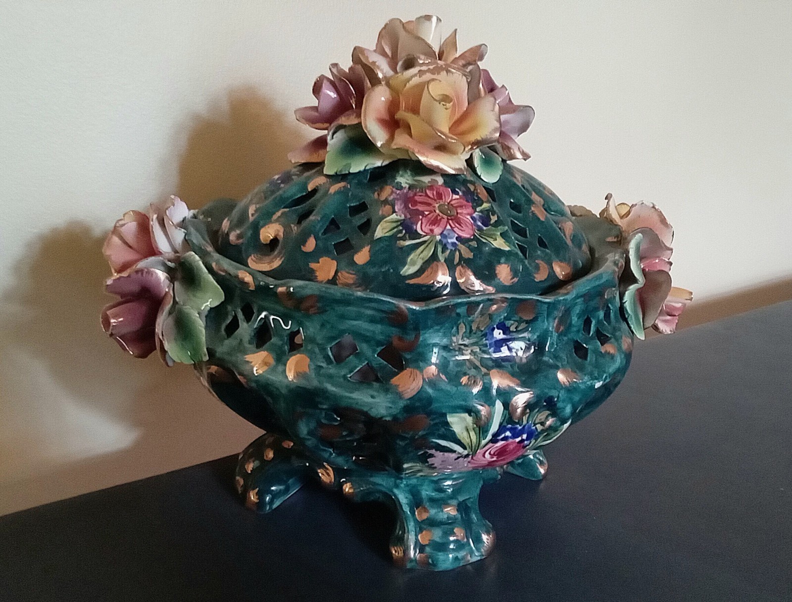 Italian Antique Vintage Covered Potpourri Bowl ☆ Handmade ☆ Hand Painted ☆ Italian Antique Vintage Covered Potpourri Bowl ☆ Handmade ☆ Hand Painted ☆