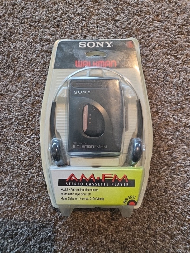 Vintage Sony WM-FX21 Walkman Radio Cassette Player New Unopened