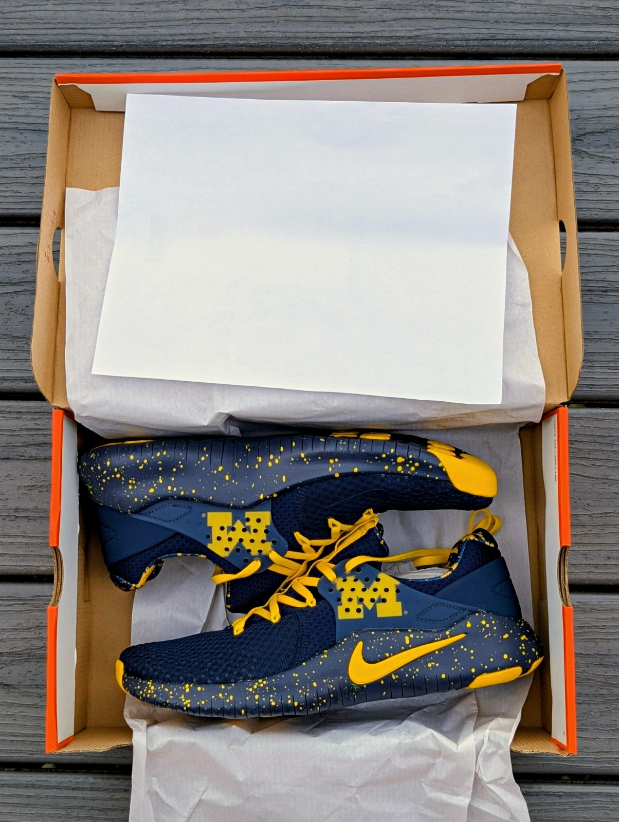 *New In Box* Michigan Wolverines Nike Free TR 8 AR0419-400 US Size 11 *New In Box* Michigan Wolverines Nike Free TR 8 AR0419-400 US Size 11