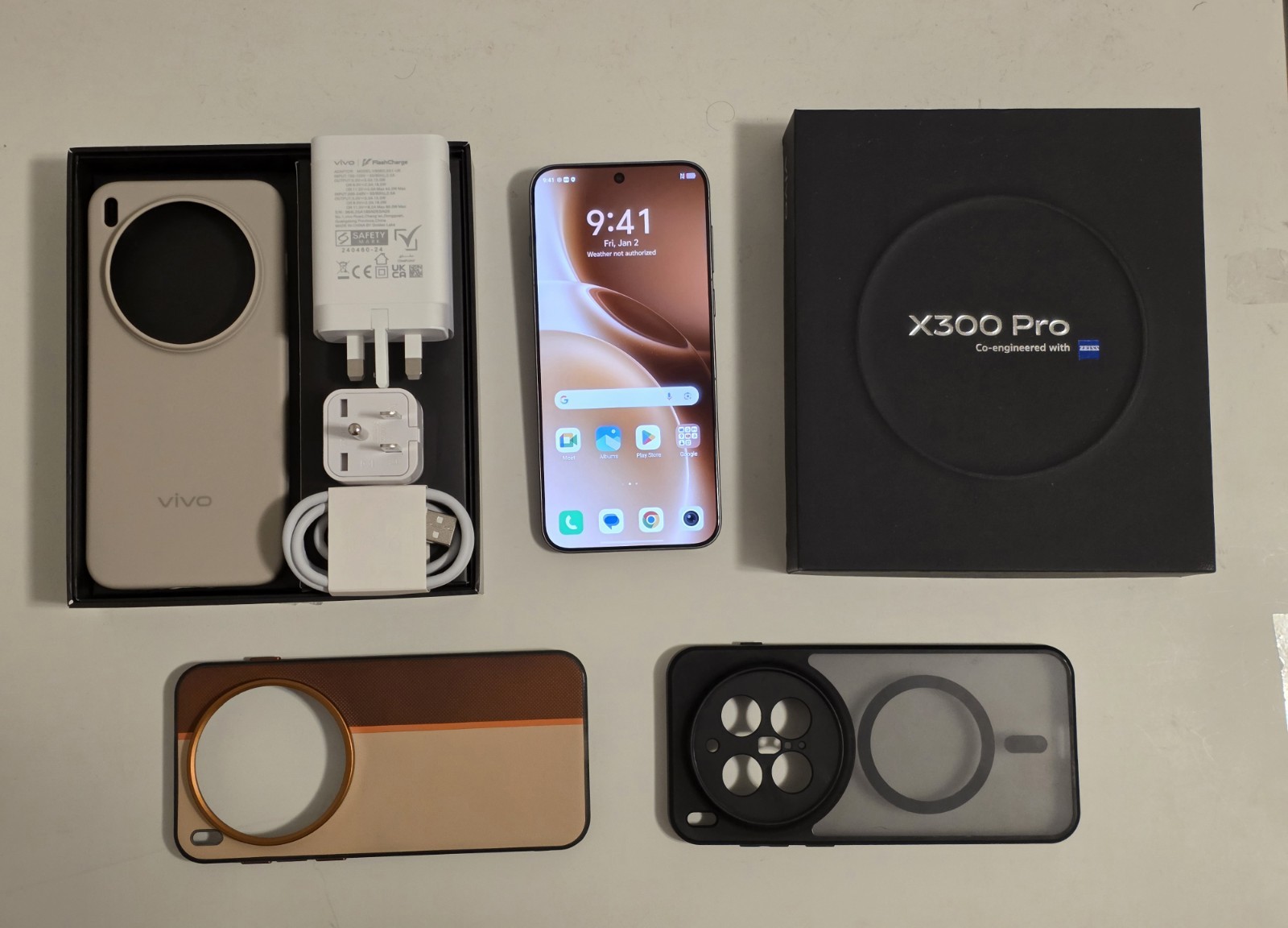 VIVO X300 Pro Brown 16/512GB Global 100% Battery Flawless Condition + $40 Extras