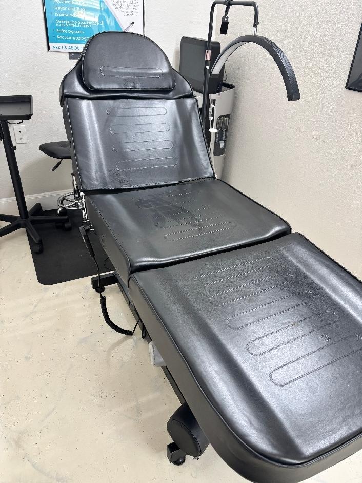 Artist Hand Massage Chair - Black