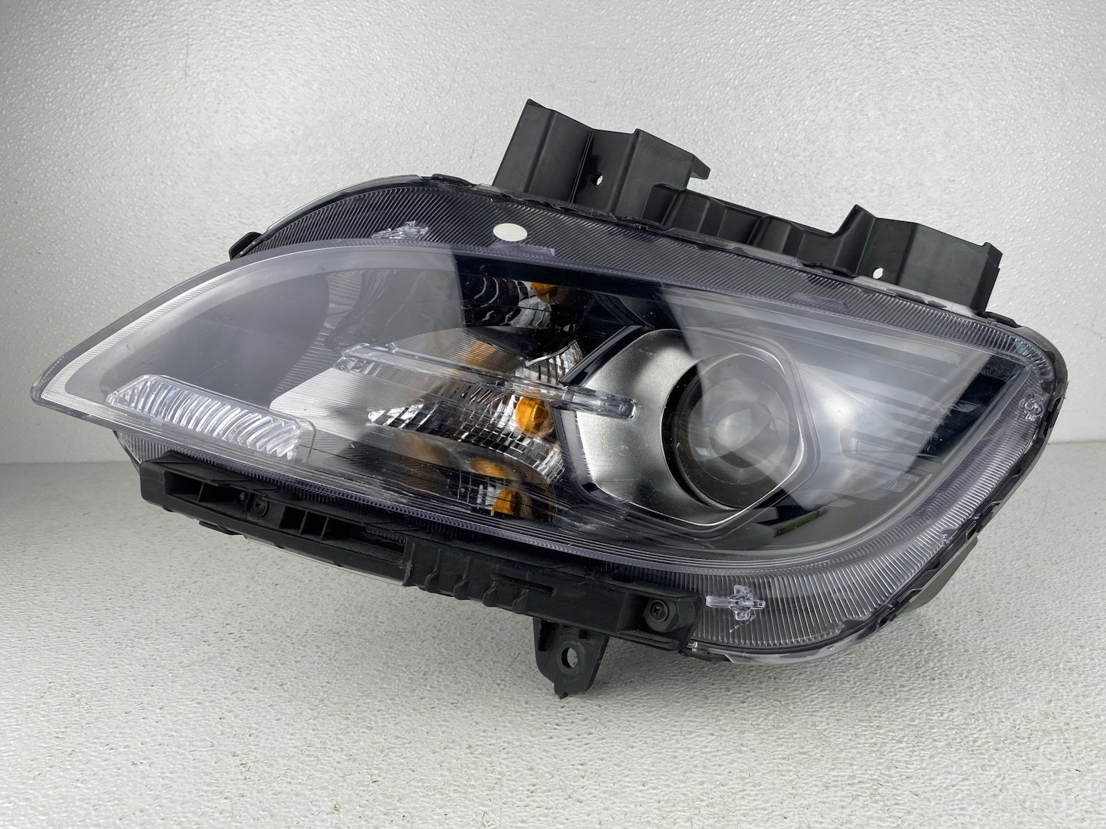 2022 2023 Hyundai Kona Lower Halogen Headlight Left Driver Side OEM  92101J9250