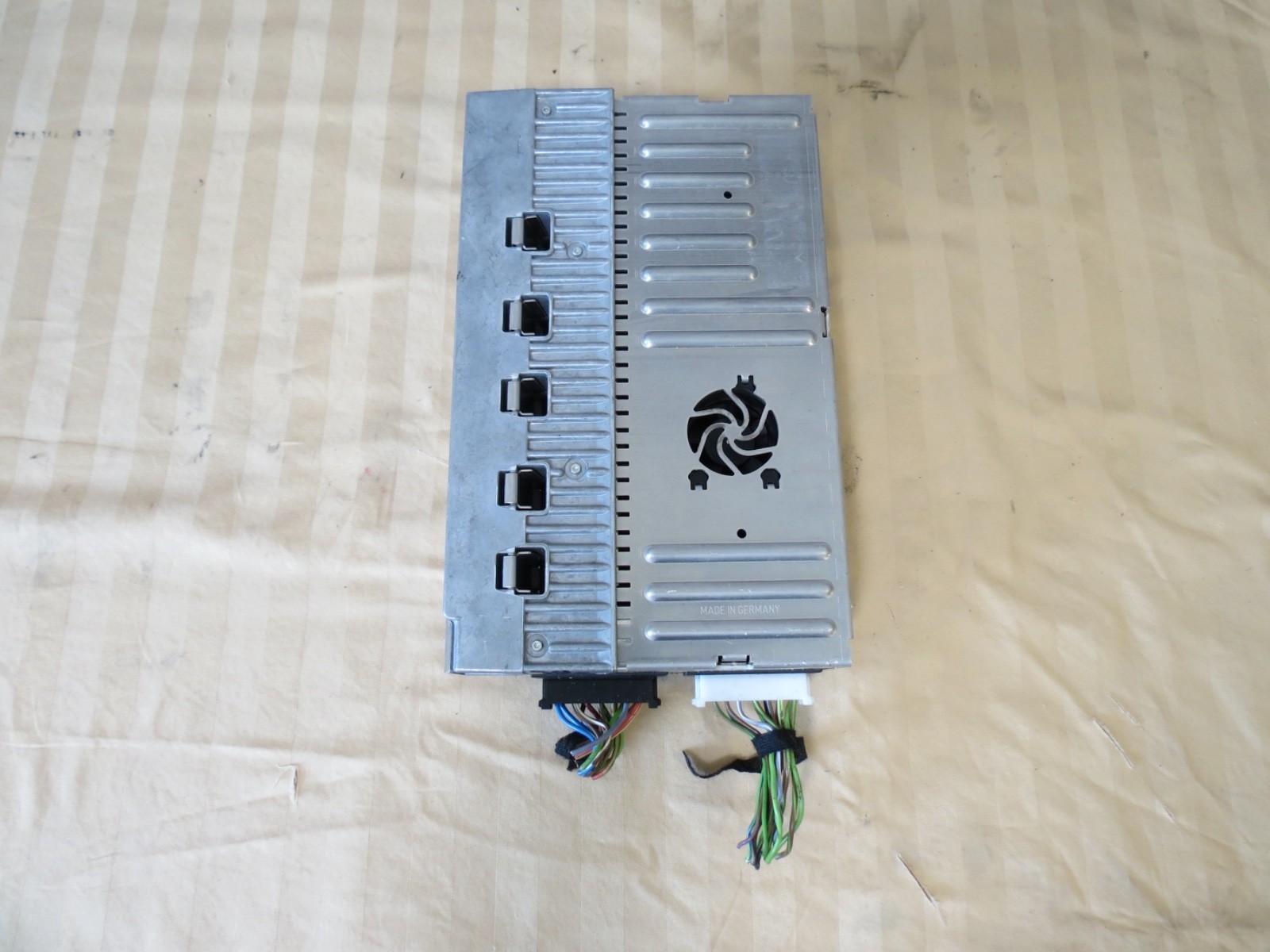 07-13 Mercedes w221 w216 S CL Audio Amplifier AMP BECKER 2218701789 2218701889 07-13 Mercedes w221 w216 S CL Audio Amplifier AMP BECKER 2218701789 2218701889