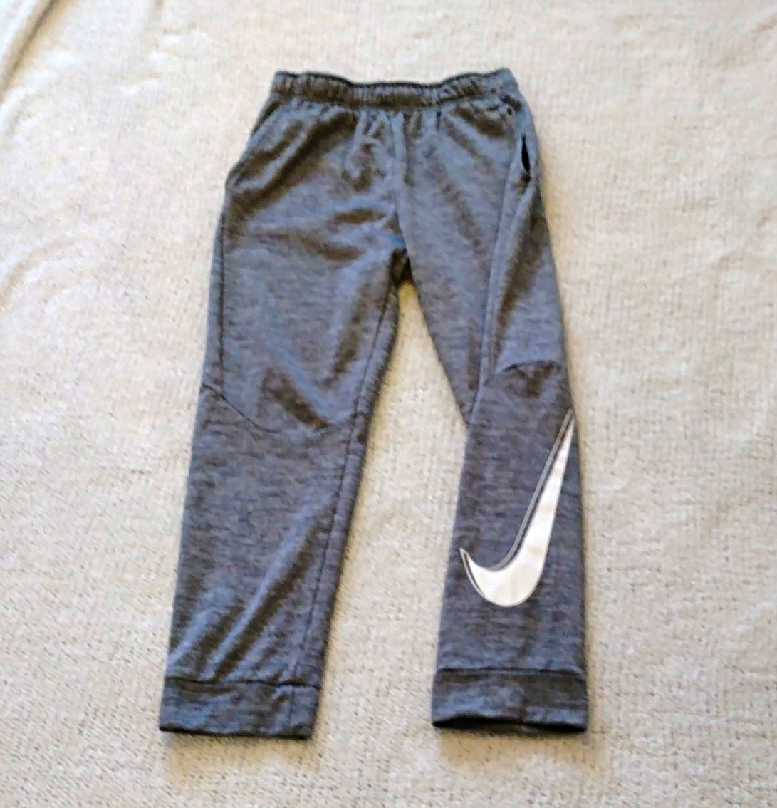 Nike Dri-FIT Men\'s XL Gray Jogger Pants Drawstring Pockets Tapered Nike Dri-FIT Men\'s XL Gray Jogger Pants Drawstring Pockets Tapered