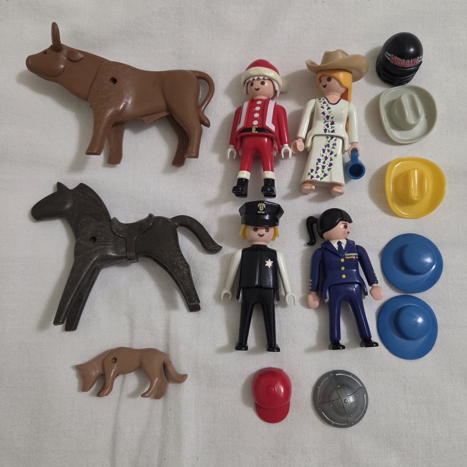 Vintage Playmobil Lot Figures And Animals + Hats Santa + Police Office + Pilot Vintage Playmobil Lot Figures And Animals + Hats Santa + Police Office + Pilot