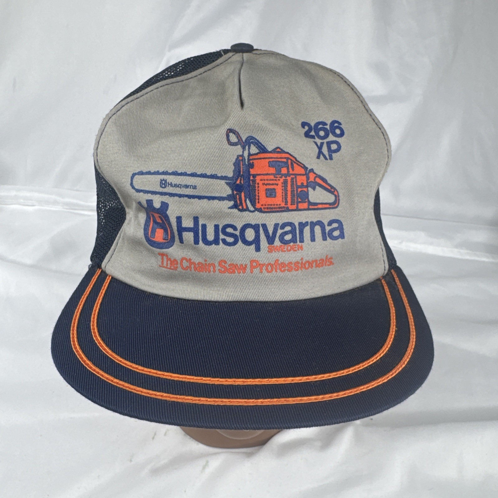 Vintage Husqvarna Sweden 266 XP Trucker Hat Snapback Mesh Made in Canada Vintage Husqvarna Sweden 266 XP Trucker Hat Snapback Mesh Made in Canada