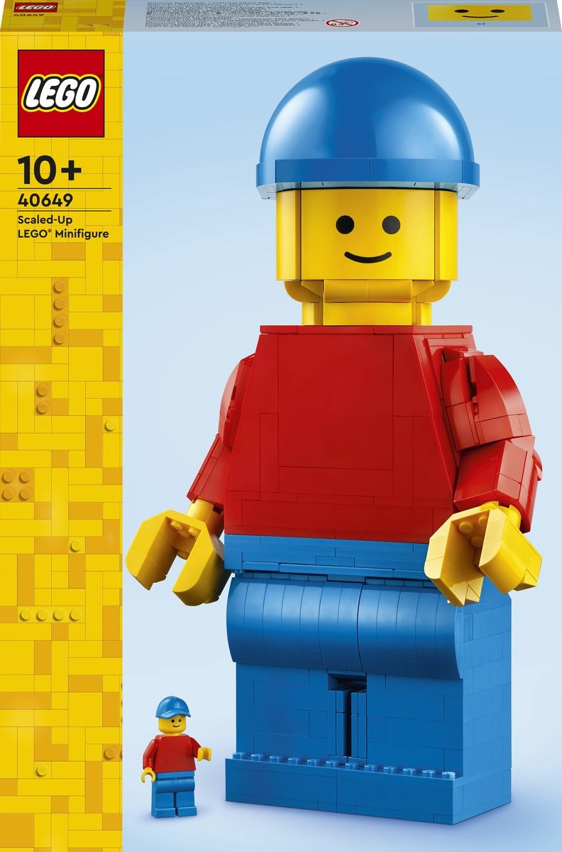LEGO Classic Super Large Minifigure Building Toy, Red Yellow Blue, 654 Pieces,