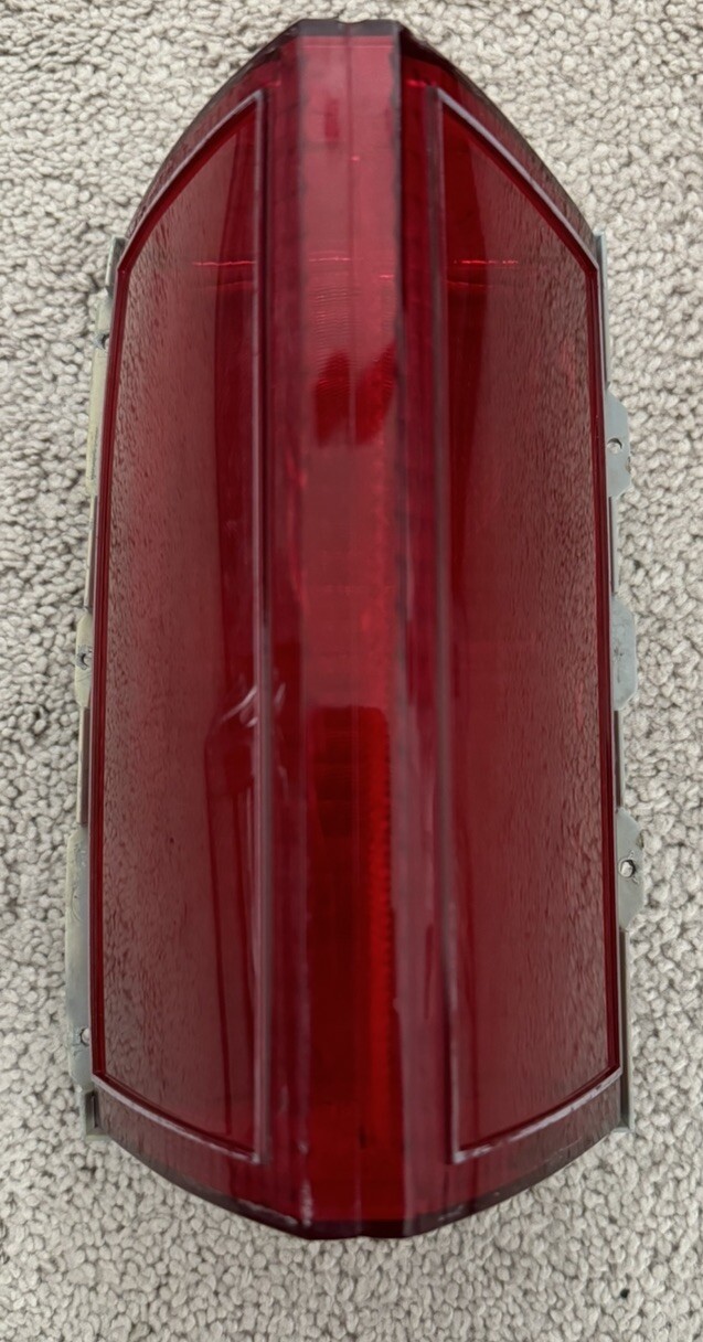 1975-1979 Lincoln Continental Driver Side Tail Light Assembly D5VB-13441-AA  LH