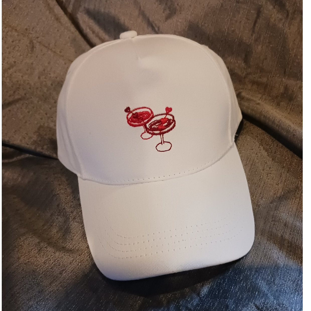 Francesca\'s White/Red Cotton Baseball Cap Adjustable Embroidered Love Martinis 