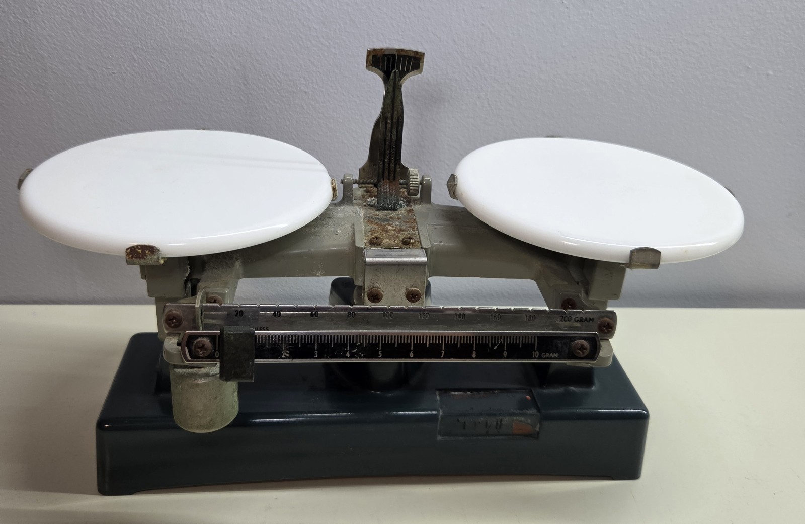Vintage Dual Porcelain Pan Mechanical Balance Scale CENCO Central Scientific Co Vintage Dual Porcelain Pan Mechanical Balance Scale CENCO Central Scientific Co