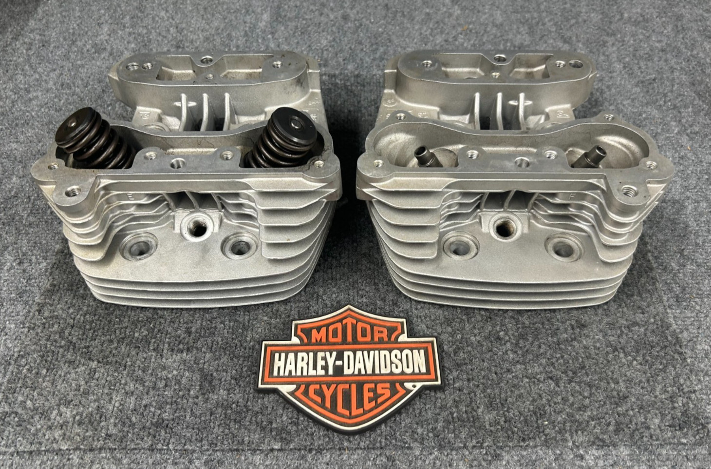 OEM HARLEY-DAVIDSON BIG TWIN EVO HEADS 16721-84C/16720-84B