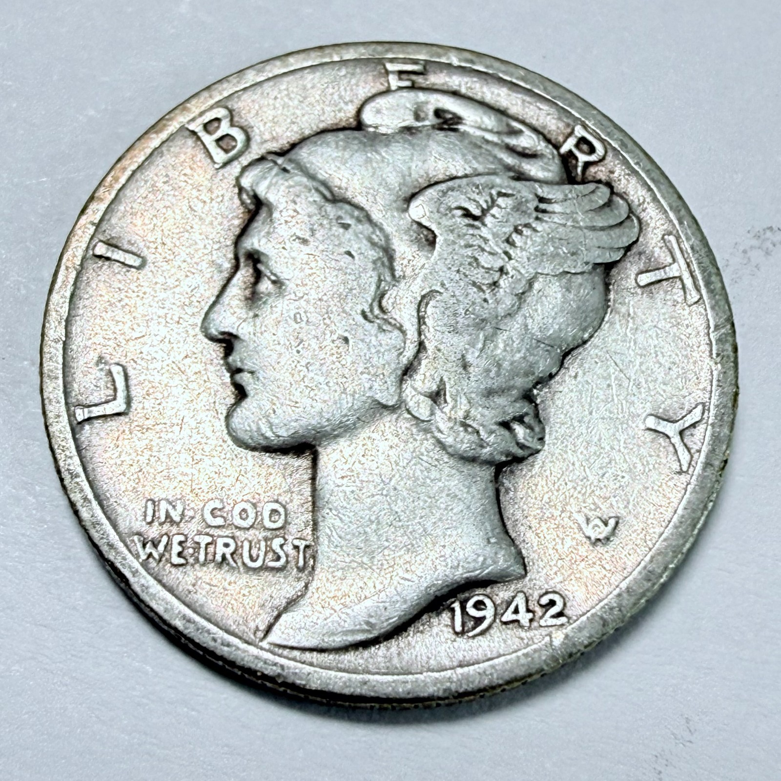 1942-D MERCURY SILVER DIME - ACTUAL 90% SILVER COIN SHOWN, #11728 1942-D MERCURY SILVER DIME - ACTUAL 90% SILVER COIN SHOWN, #11728