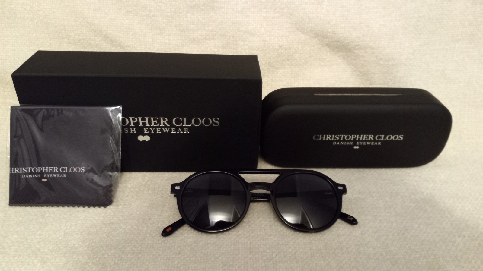 Christopher Cloos Larvotto Minimalistic Polarized Sunglasses - Black Christopher Cloos Larvotto Minimalistic Polarized Sunglasses - Black