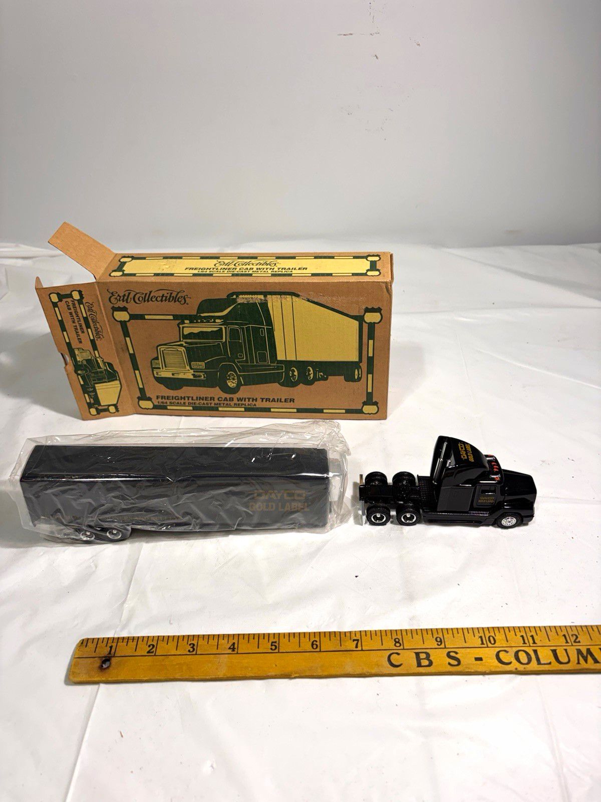 ERTL Collectibles 1:64 Freightliner Cab w/ Trailer Gold Label Black Diecast ERTL Collectibles 1:64 Freightliner Cab w/ Trailer Gold Label Black Diecast
