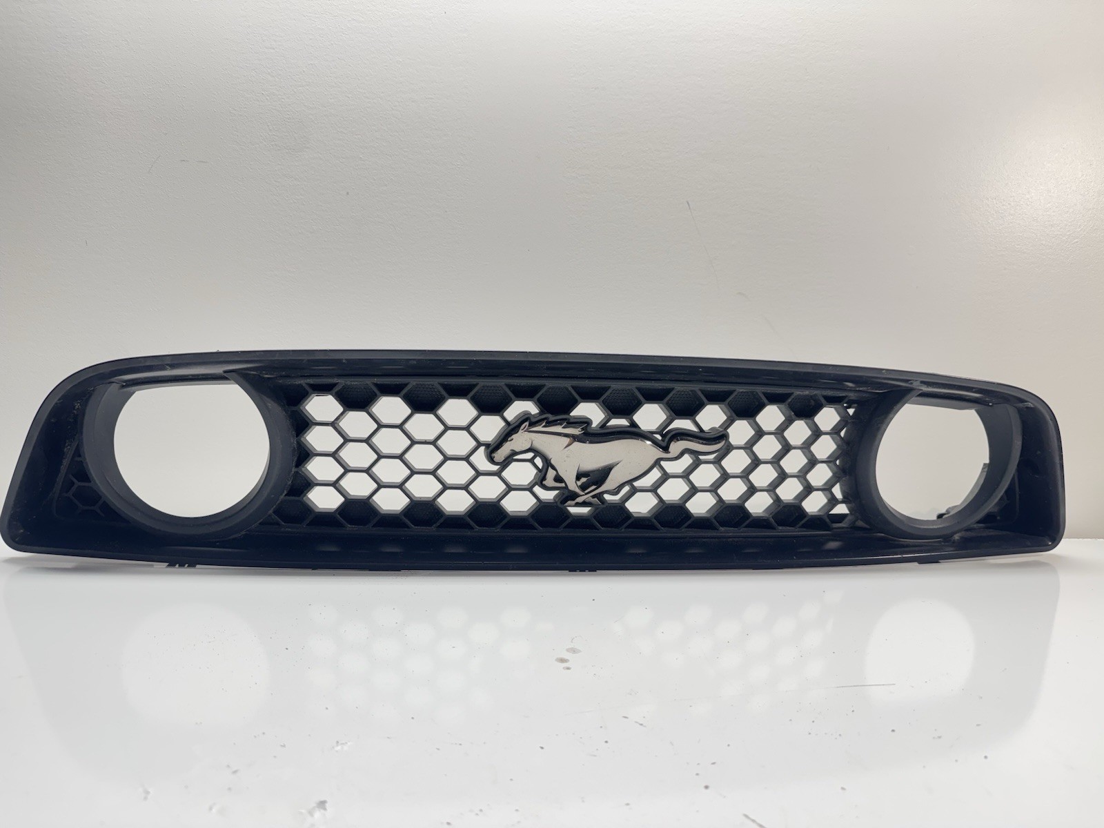 10-12 Ford Mustang GT OEM Upper Grille & Surround AR33-8C436-AEW & AR33-8150-BBW
