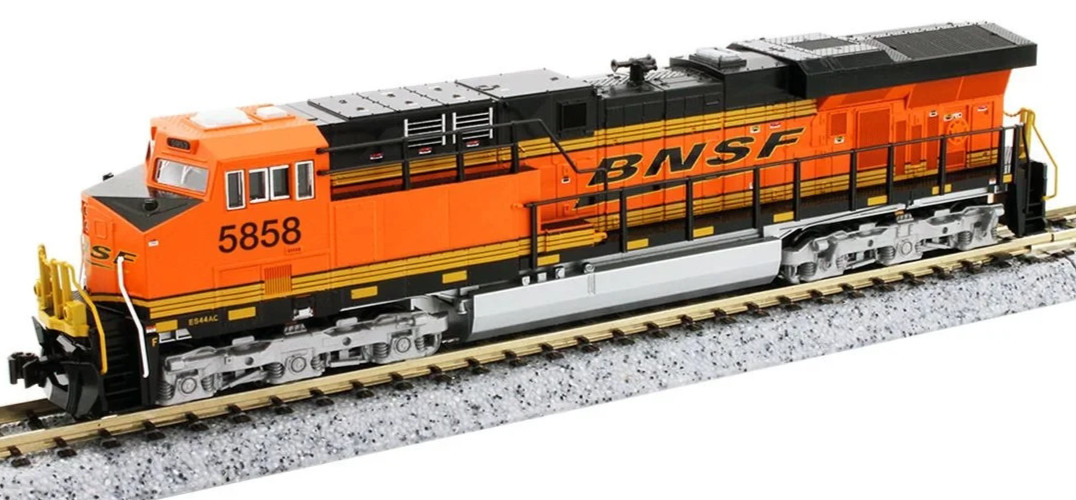 KATO 1768958 N SCALE GE ES44AC BNSF Railway #5858 \