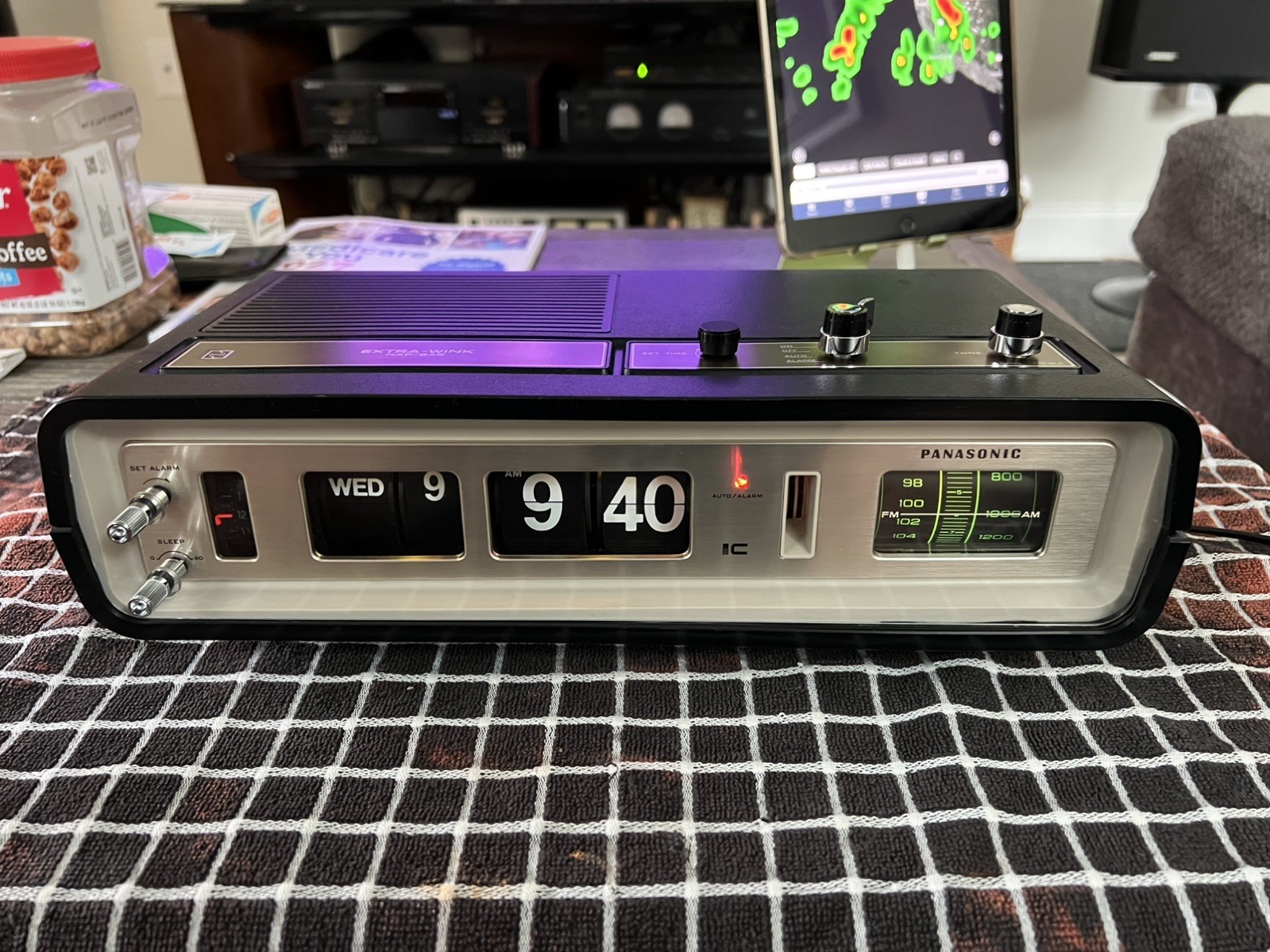 Vintage 1971 Premium IC Panasonic National RC-6551 AM/FM Radio Alarm Clock. Vintage 1971 Premium IC Panasonic National RC-6551 AM/FM Radio Alarm Clock.