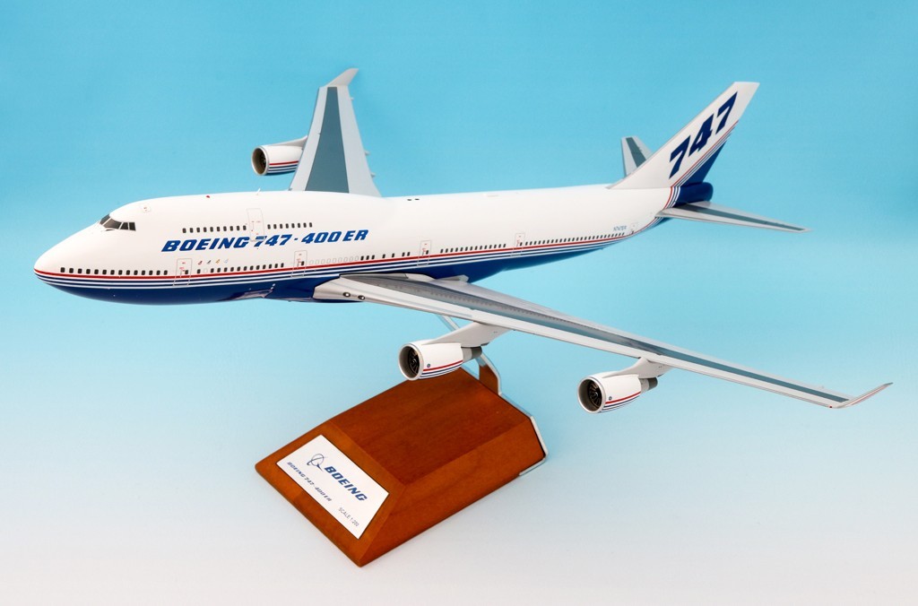 JC Wings Boeing 747-400ER N747ER House Color 1/200 Scale, JC2BOE174