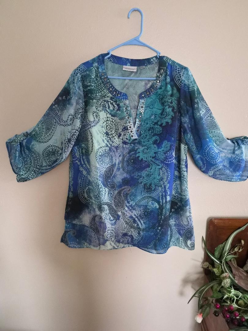 avenue women\'s blouse blue turquoise geometric print 3/4 sleeve beaded neckline avenue women\'s blouse blue turquoise geometric print 3/4 sleeve beaded neckline