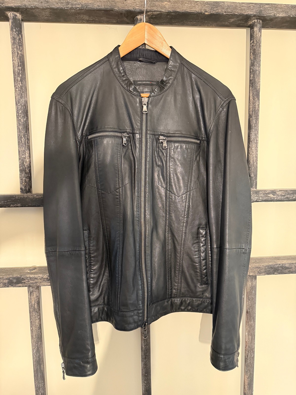 John Varvatos Men\'s Black Leather Band Collar Moto Jacket Size M John Varvatos Men\'s Black Leather Band Collar Moto Jacket Size M
