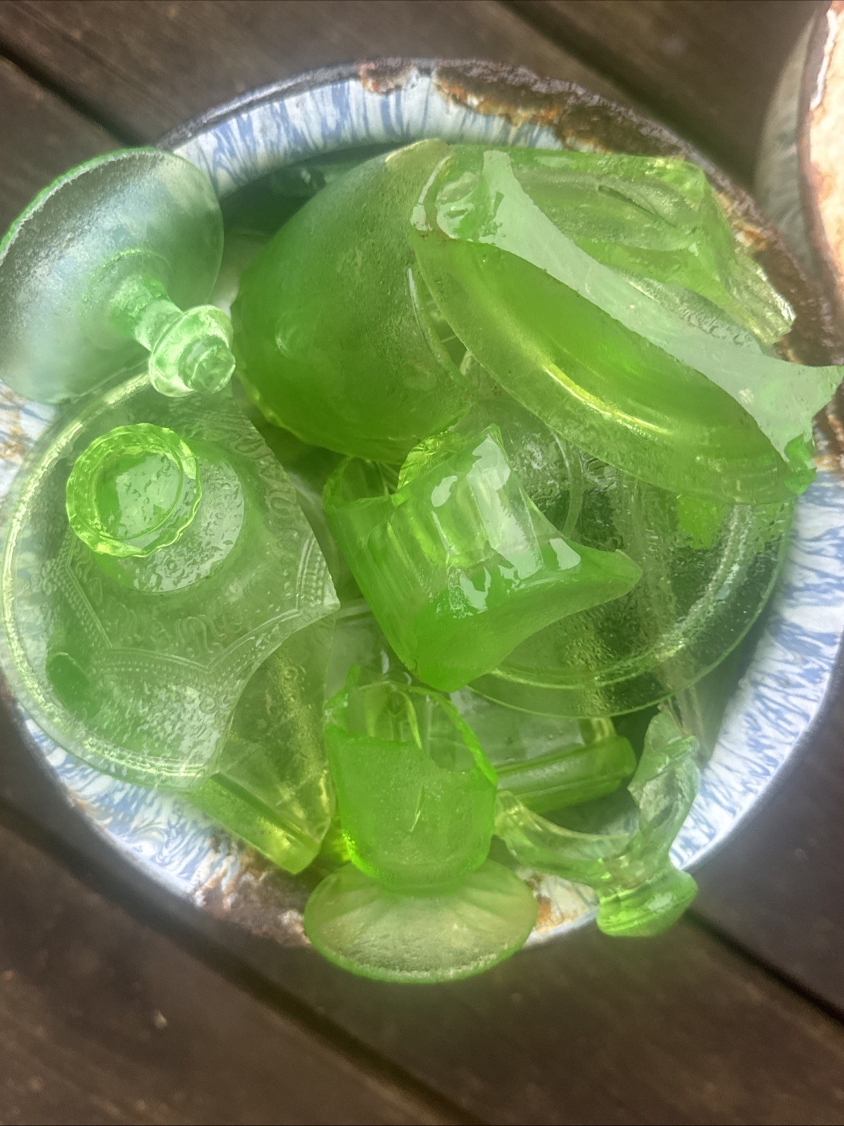 Uranium Glass Pieces – 1 LB Bulk For Lapidary, Mosaic, Art Glass Supply