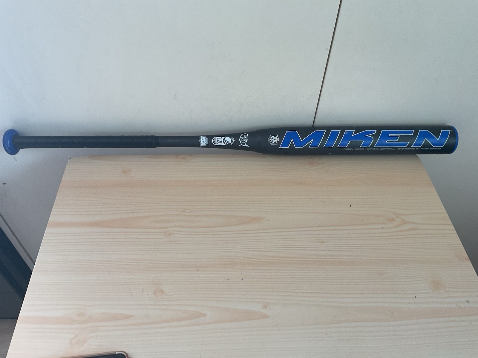 Miken Maniac slowpitch softball bat 34” 28oz 100% ALLOY